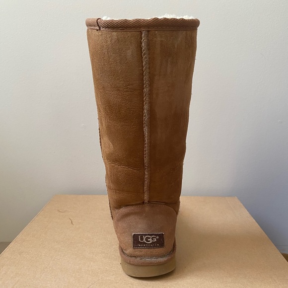 Tall UGGS in Chestnut - Picture 10 of 14
